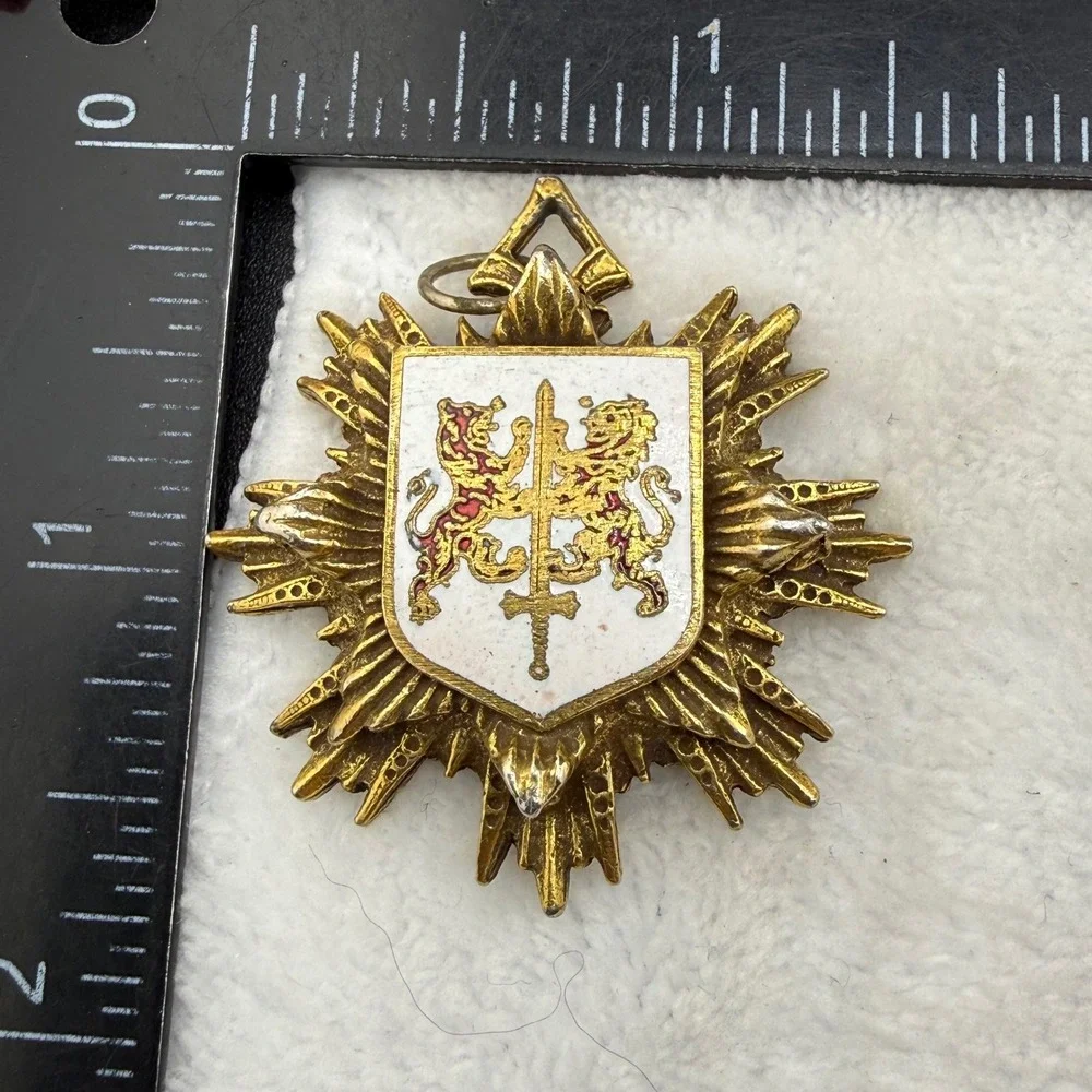Vintage Heraldic Star Pendant Gold Tone Enamel Lions Sword Medallion READ